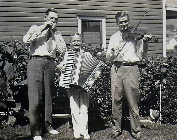 CharlesZiantsAtTheAccordion1935WindberPA